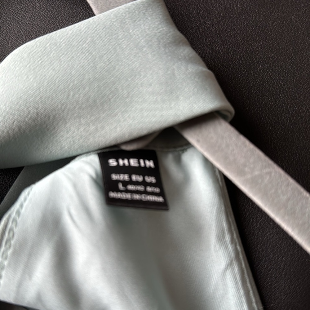 SHEIN Seafoam green w/small faux pearls on front Tie around neck or use as wrap - Picture 5 of 5